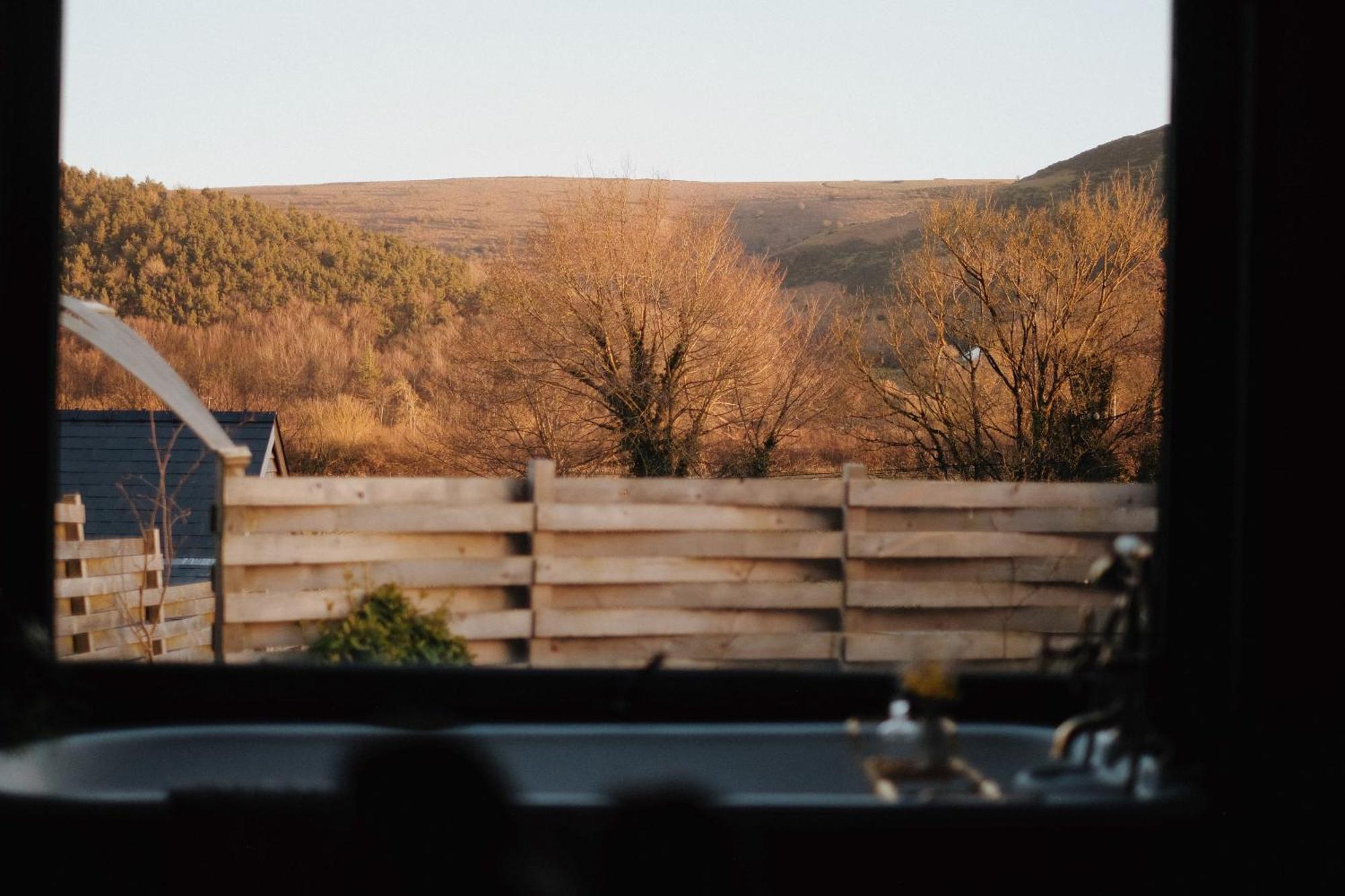 Two Unique Cabins Wrapped In Beautiful Welsh Scenery Presteigne Exteriör bild